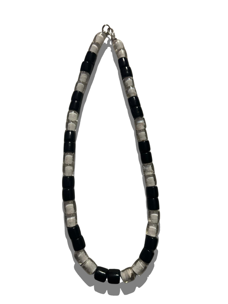 Ketting- Kumantie zwart/wit 02