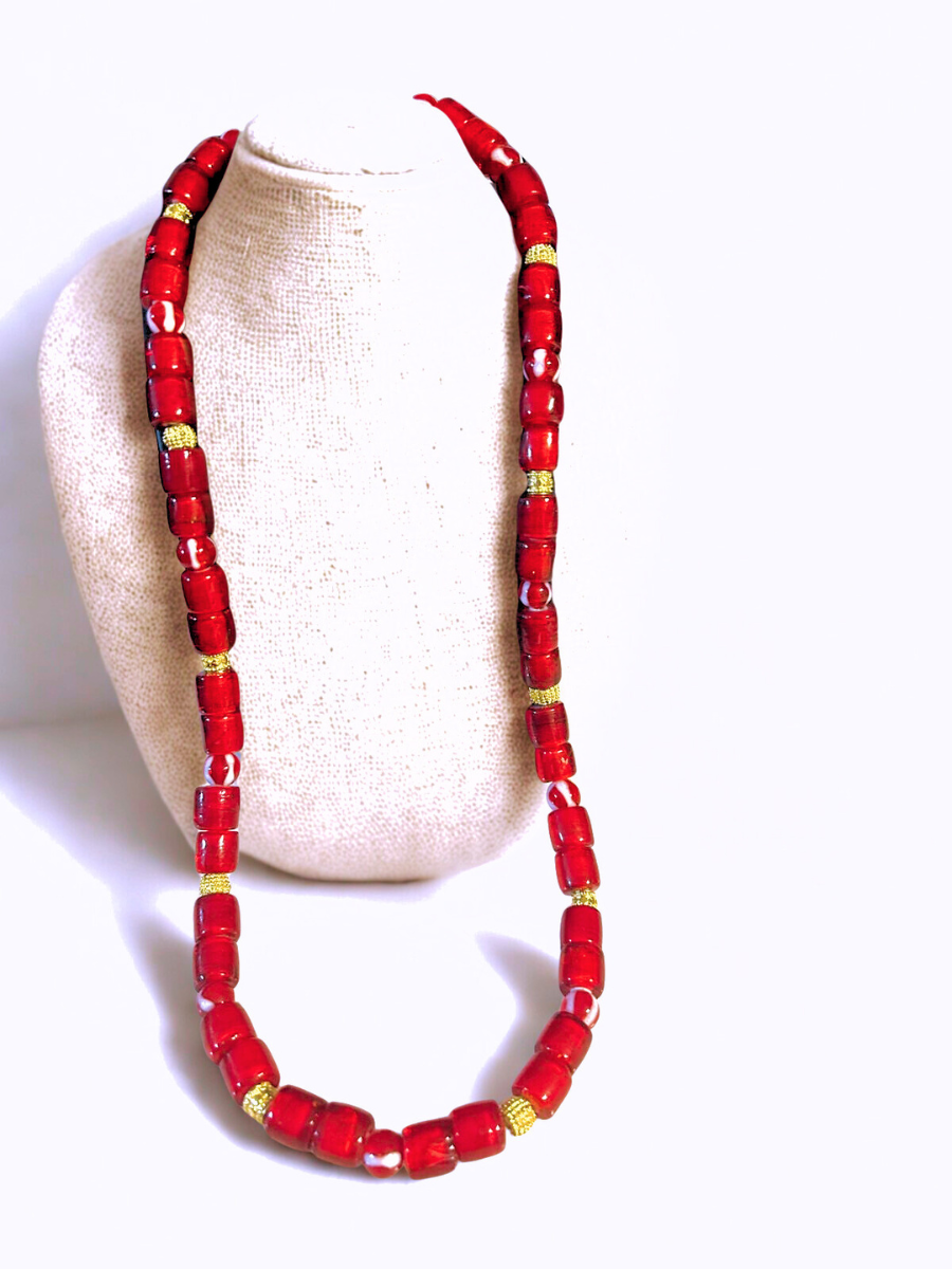 Ketting: Watra Ingi met goudkraal